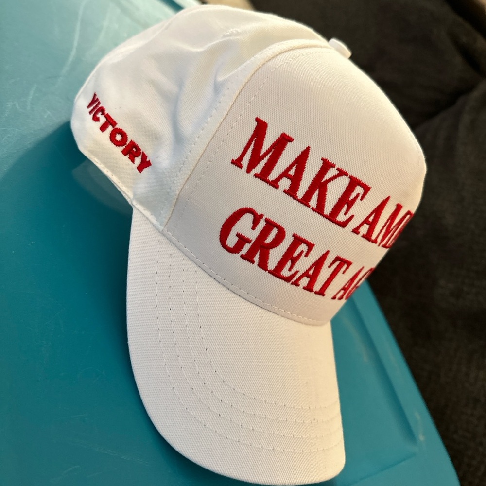 Make America Great Again Donald Trump VICTORY official campaign hat RARE!